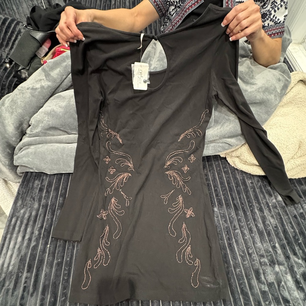 Elegant Black Embroidered Dress - Picture 3 of 4